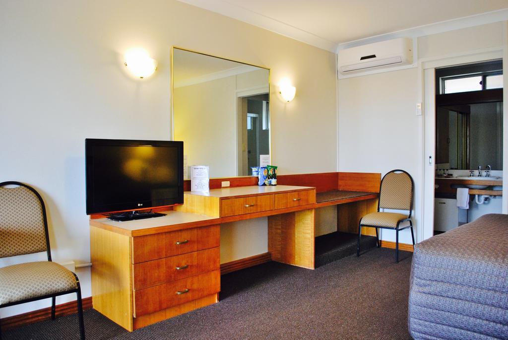 Cascades Motor Inn Ντούμπο Δωμάτιο φωτογραφία