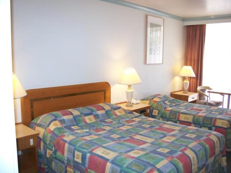 Cascades Motor Inn Ντούμπο Εξωτερικό φωτογραφία